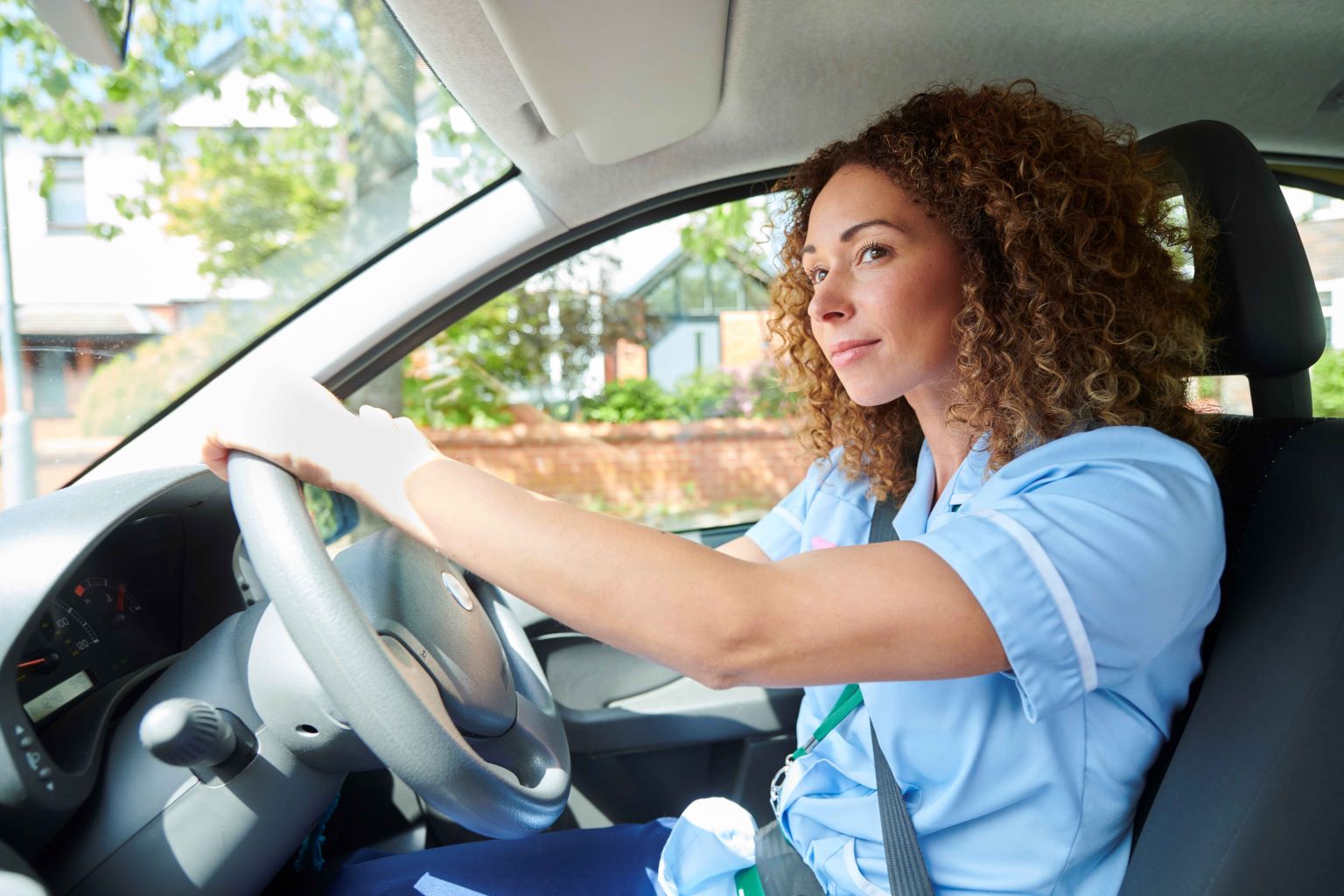 Nurse_Driving_to_Hospital_in_the_Home_v1024